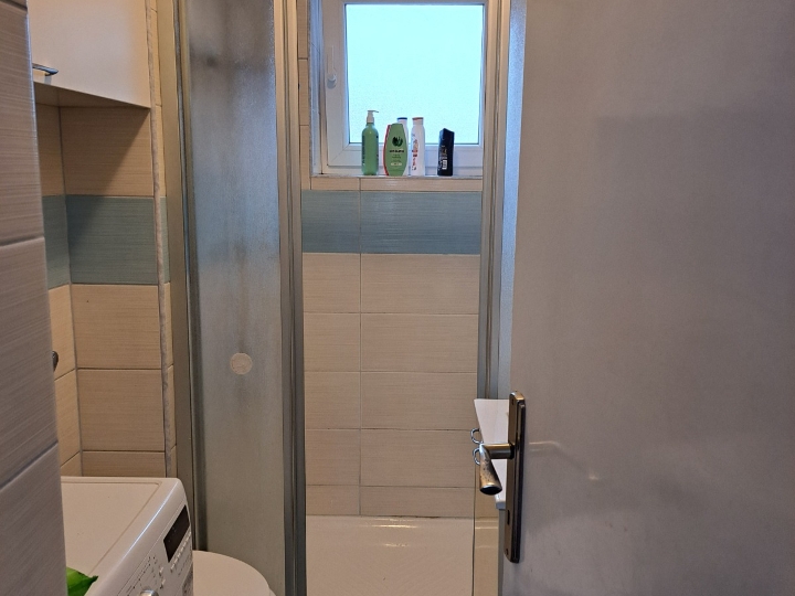 Prodaje vlasnik 2S + DB