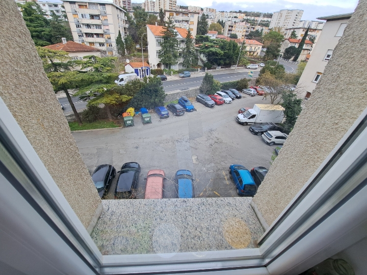 Prodaje vlasnik 2S + DB