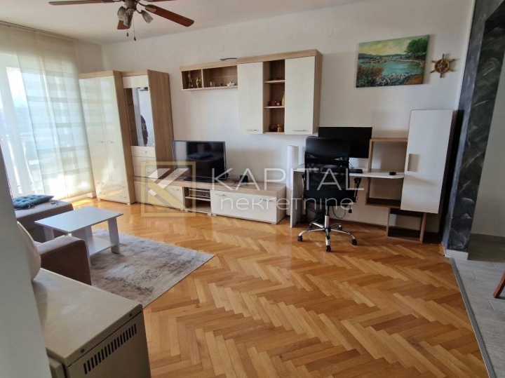 Škurinje, 60 m², adaptiran, lođa, parking