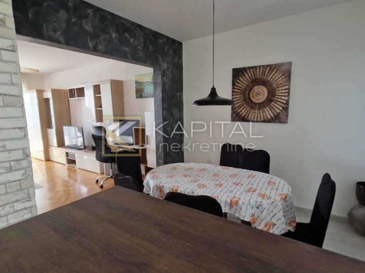 Škurinje, 60 m², adaptiran, lođa, parking