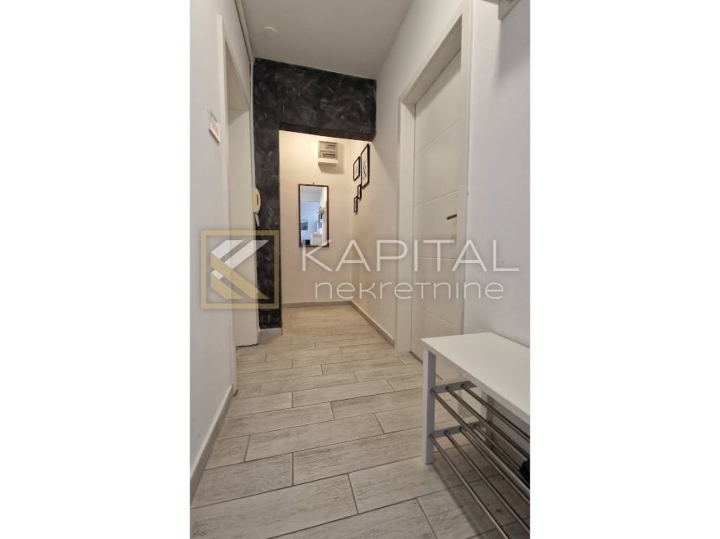 Škurinje, 60 m², adaptiran, lođa, parking