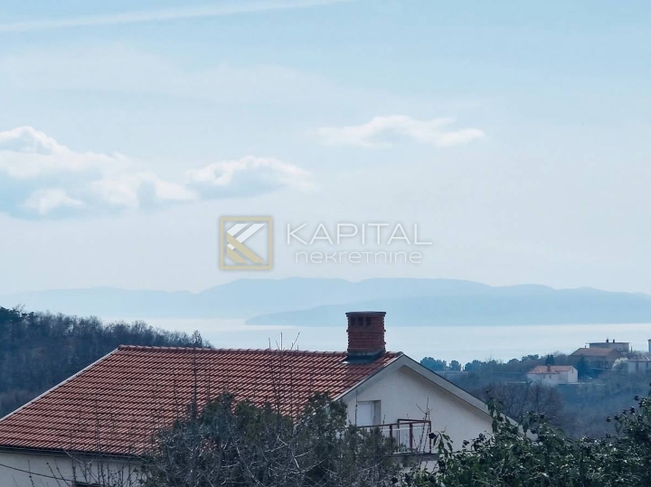 Gornja Drenova, starina za urediti sa 2 stana!