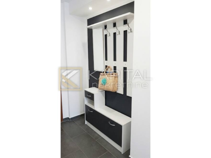 Rijeka, strogi centar, zgrada s liftom!