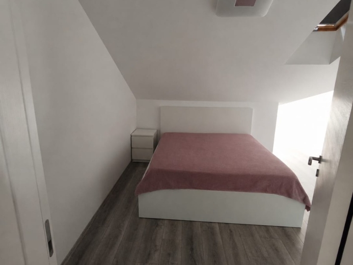 Dvoetažni stan 162 m2 +garsonijera