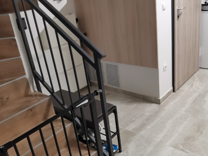 Dvoetažni stan s garsonijerom