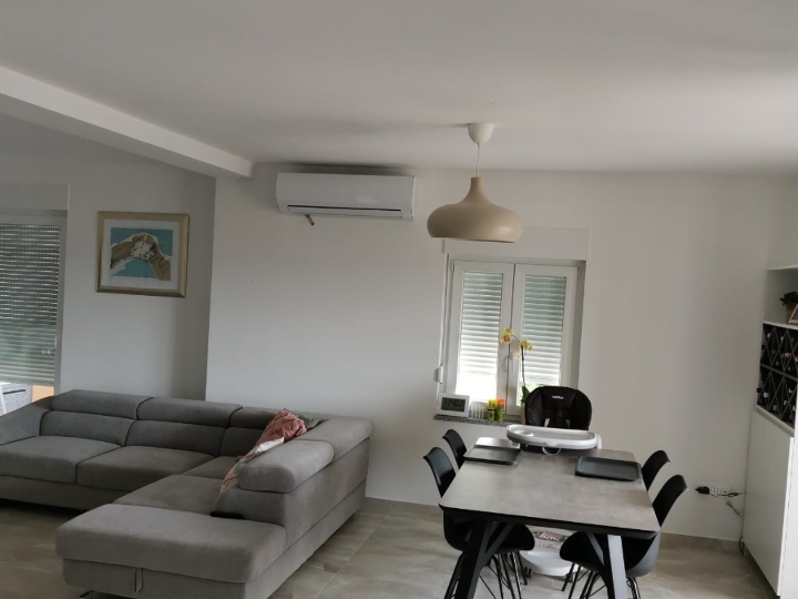 Stan 162 m2 ( dvoetažni ) + garsonijera