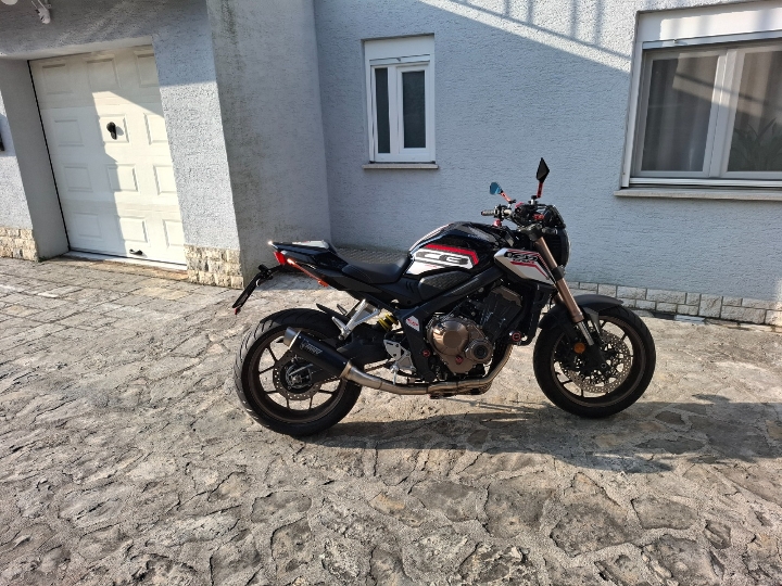 Honda CB 650 R, godinu dana reg.