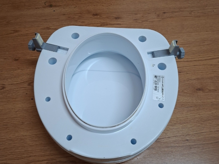 Povišenje za wc školjku