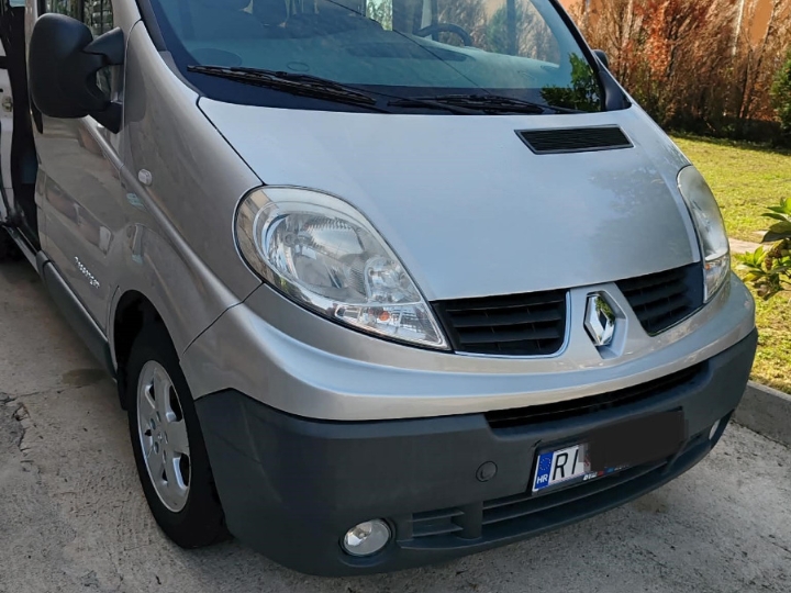Renault Trafic putnički 8+1