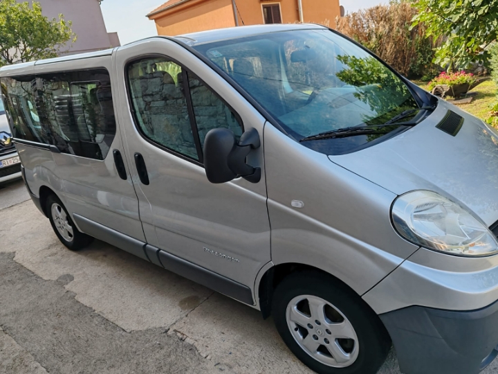 Renault Trafic putnički 8+1
