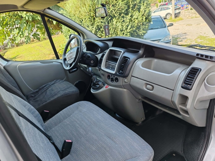 Renault Trafic putnički 8+1