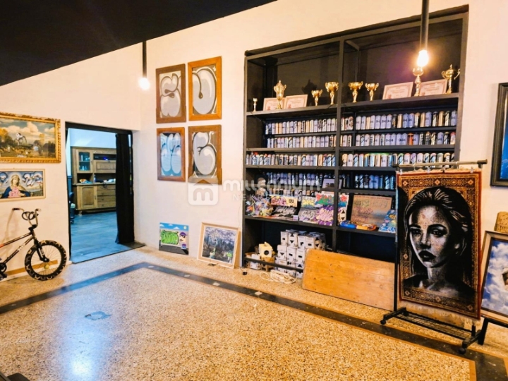 Sušak, 92.82m2, poslovni prostor s galerijom, izlog