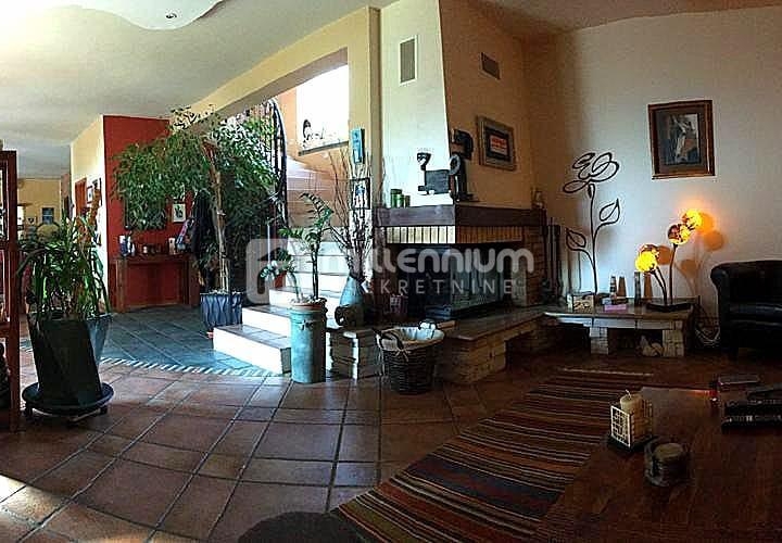 Kostrena, 186m2, samostojeća kuća s okućnicom i bazenom