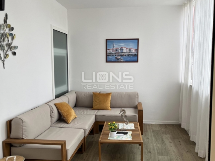 Crikvenica, Centar, 70 m2, 2 stambene jedinice, pogled na more