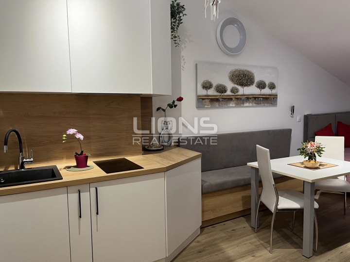 Crikvenica, Centar, 70 m2, 2 stambene jedinice, pogled na more