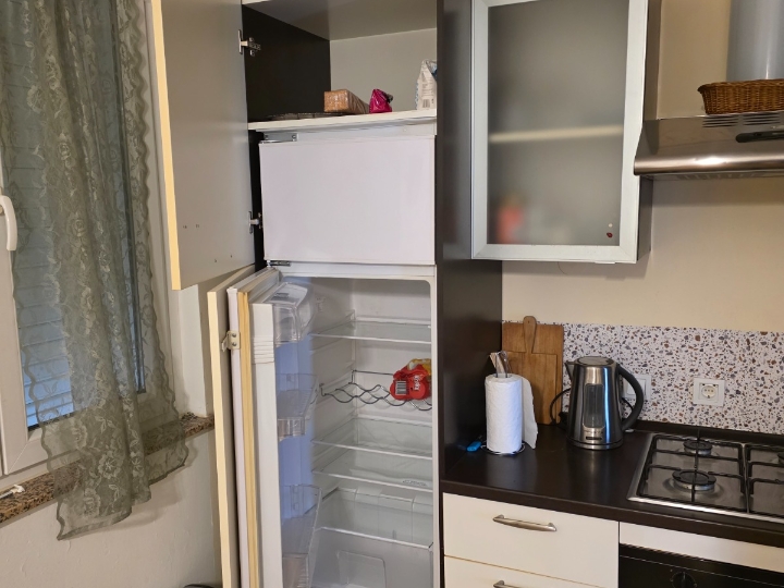 Kuhinja sa svim el. uređajima