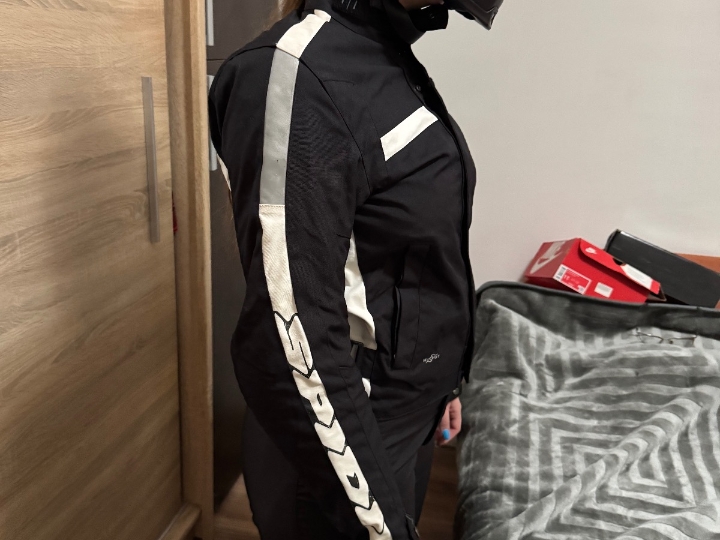 Prodajem komplet opremu za motor