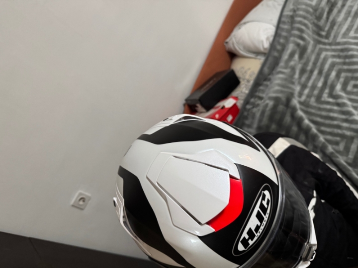 Prodajem komplet opremu za motor