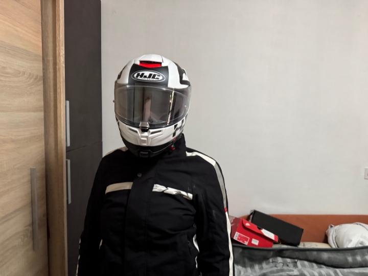 Prodajem komplet opremu za motor