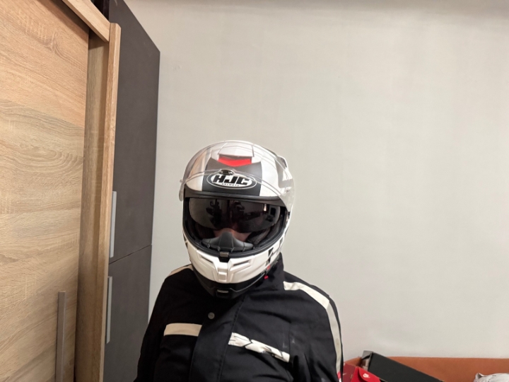 Prodajem komplet opremu za motor