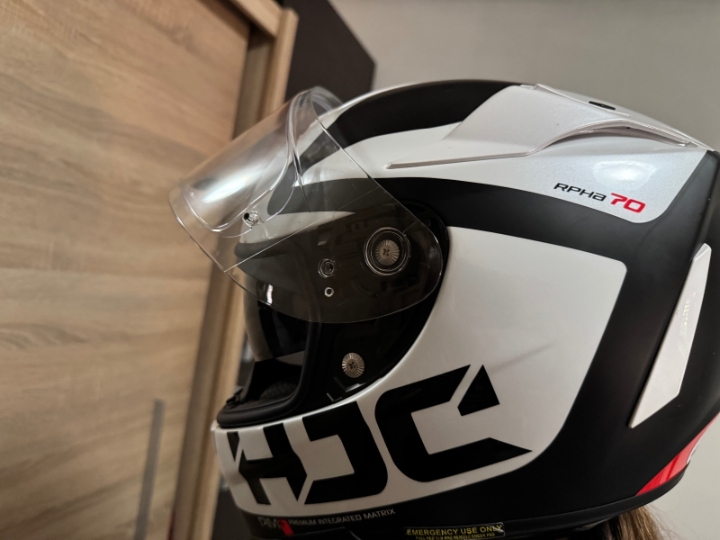 Prodajem komplet opremu za motor