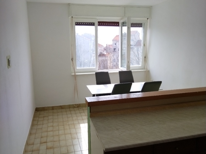 Dvosobni stan Krnjevo, 1. kat