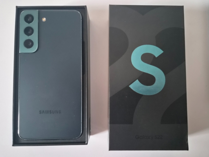 Samsung Galaxy S22 zeleni