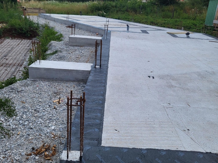 Započeta gradnja vile s bazenom