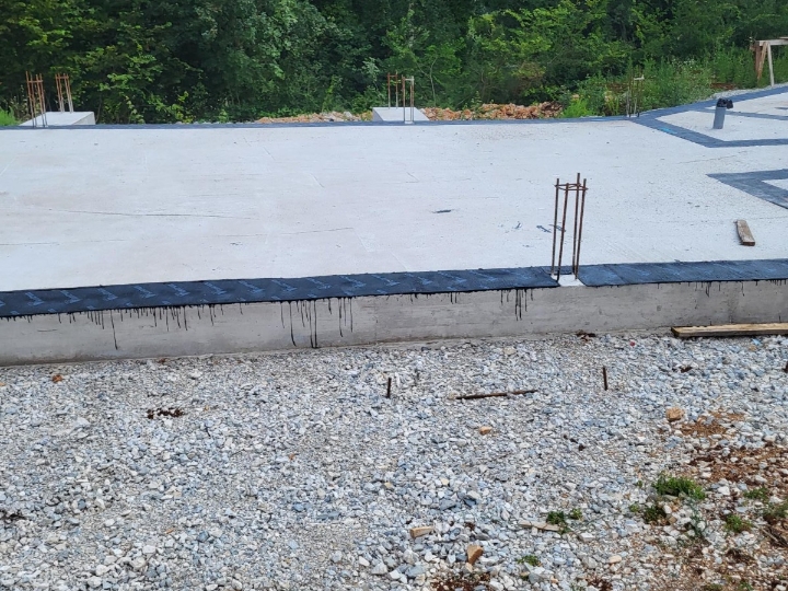 Započeta gradnja vile s bazenom