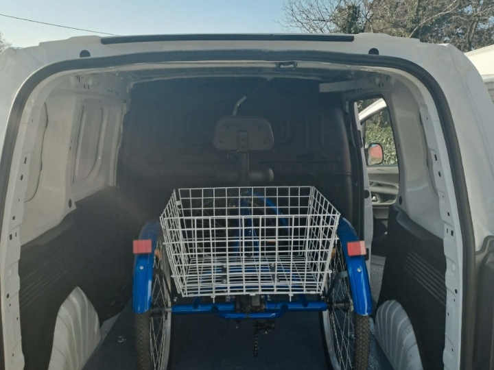 Kupili ste u IKEA-i ili Bauhausu, a ne stane u auto? Dostava isti dan!