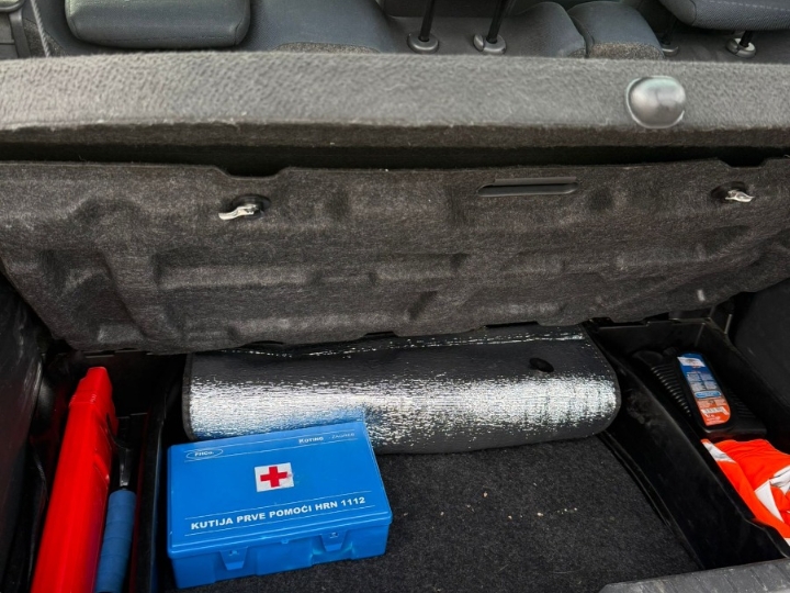 Prodajem Toyotu Yaris 1.4 dizel