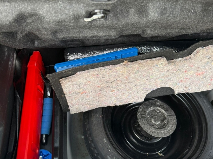 Prodajem Toyotu Yaris 1.4 dizel