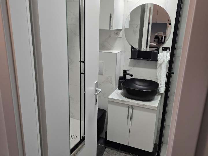 Najam kompletno renoviranog stana