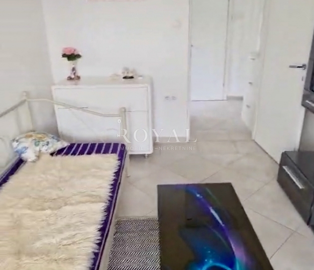 Rujevica, stan 40 m2 + terasa