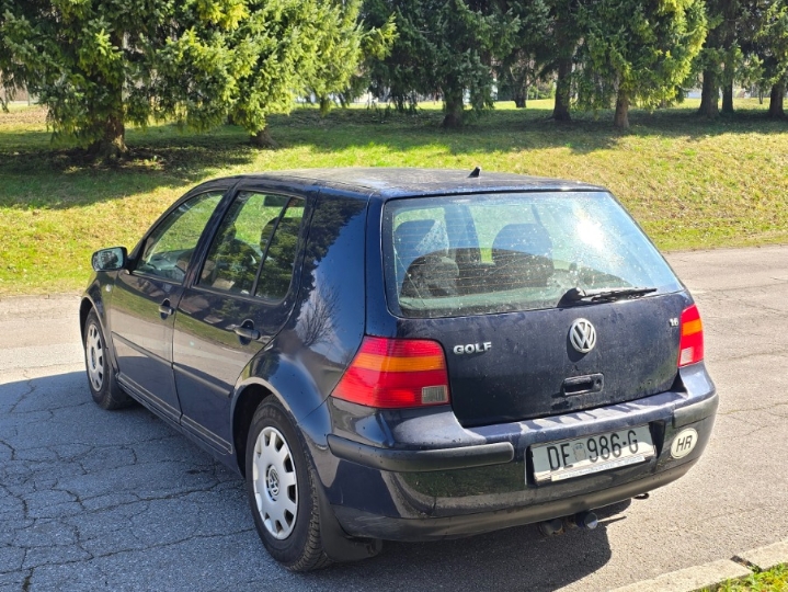 VW Golf 4 1,6 benzin  - 2.vlasnik