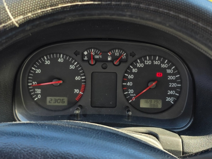 VW Golf 4 1,6 benzin  - 2.vlasnik