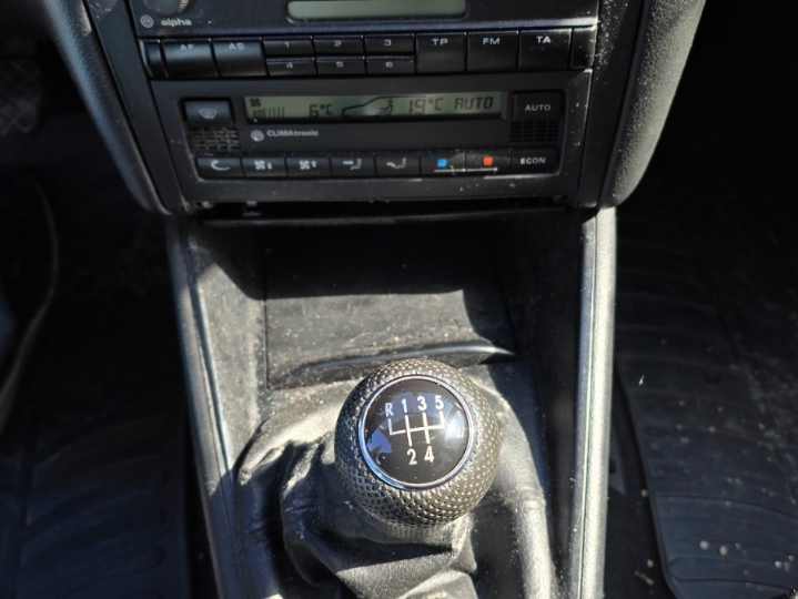 VW Golf 4 1,6 benzin  - 2.vlasnik