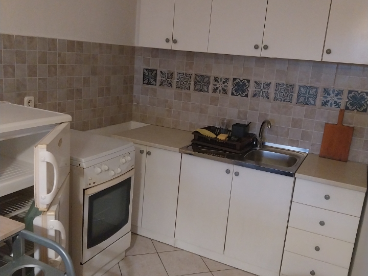 Gornja Drenova, garsonijera