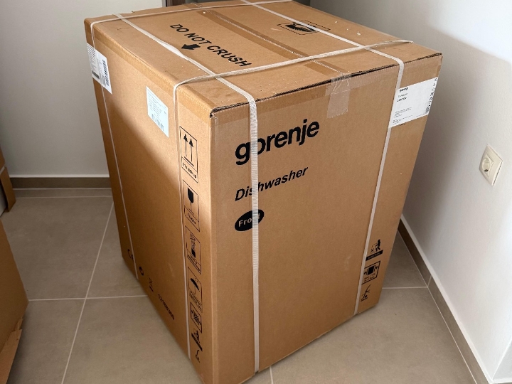 Novo, ugradbena perilica posuđa