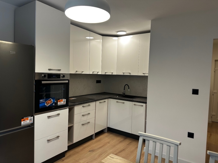 Renovirani stan s novim namještajem