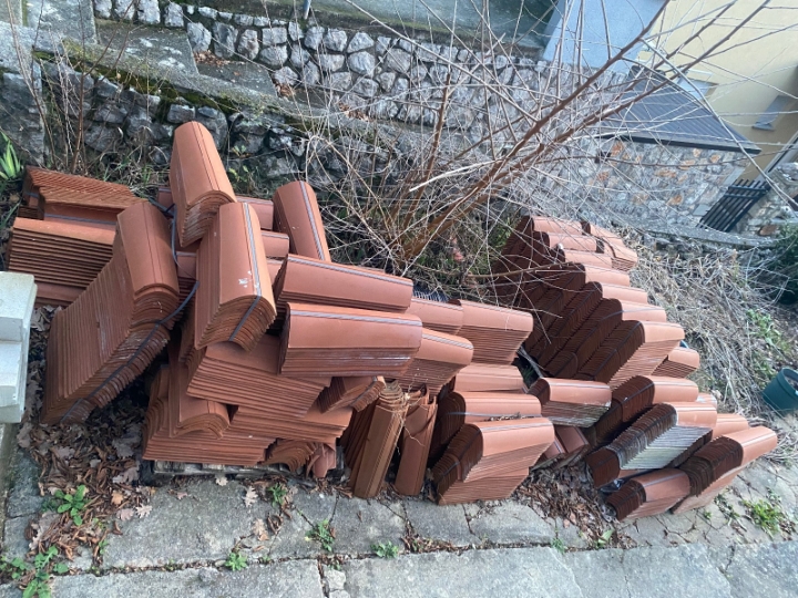 Crijep kanalica sa crtom