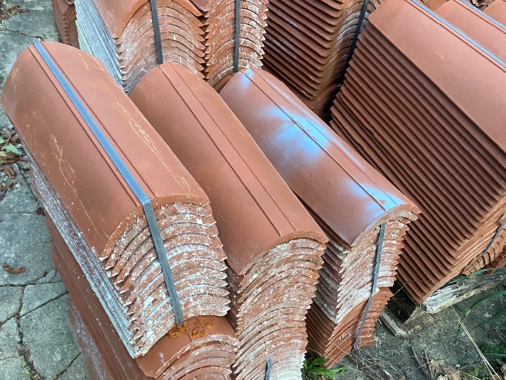 Crijep kanalica sa crtom