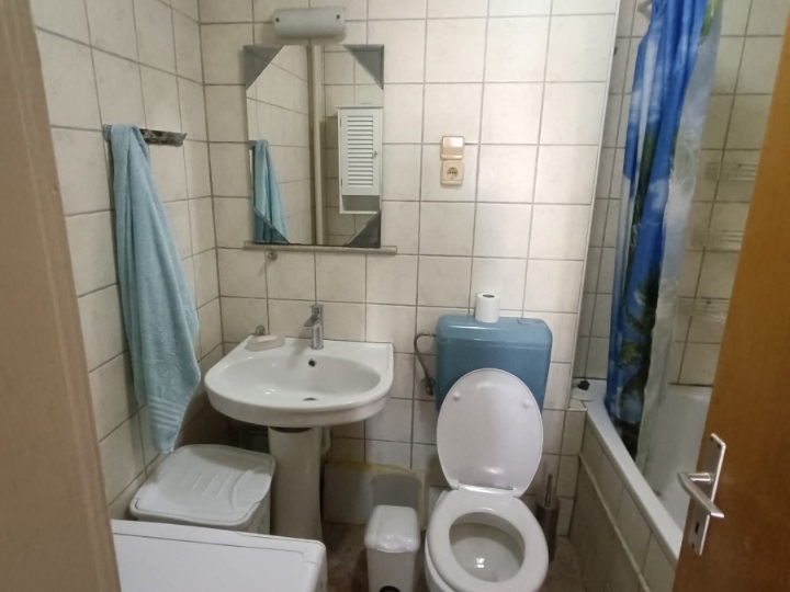 Iznajmljujem trosobni stan