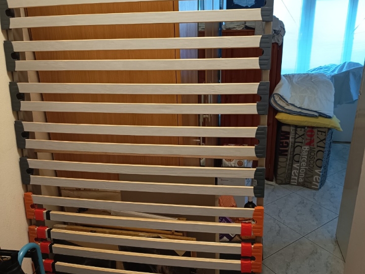 Hitno prodajem kvalitetnu podnicu