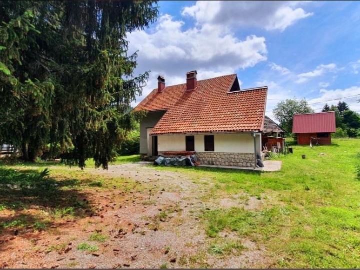Prodaja kuće u Gorskom kotaru
