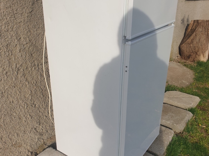 Ugradbeni kombinirani hladnjak