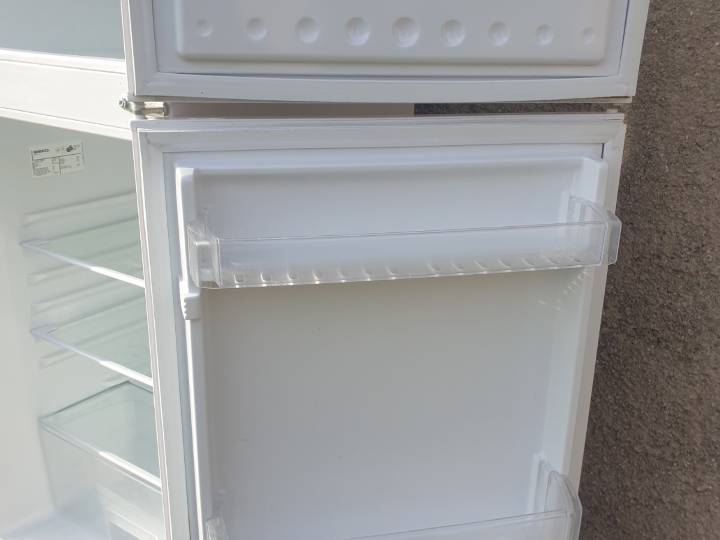 Ugradbeni kombinirani hladnjak