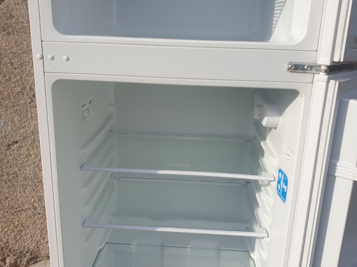 Ugradbeni kombinirani hladnjak