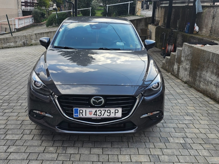 Mazda 3 Gt / Revolution