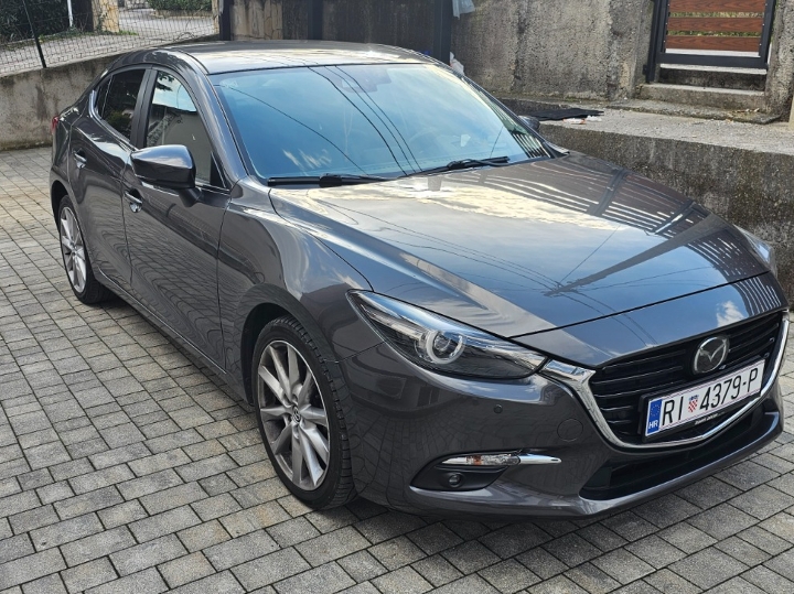 Mazda 3 Gt / Revolution